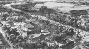 Vista aérea de los Campos Elíseos en 1855. En el centro, en una explanada rodeada de árboles, el Cirque d'Été. A la derecha, el Palacio de la Industria.