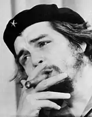 El Che Guevara en Cuba (14/06/1928 - 9/10/1967) Revolucionario y héroe nacional cubano y de la izquierda mundial. Primero en su categoría, con un 59,2 % de votos.