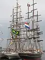 El Cisne Branco y su velero gemelo "Stad Amisterdam"