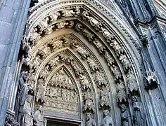 Arquivoltas de la puerta de entrada a la catedral