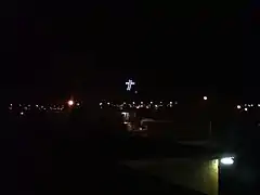 Cerro Grande durante diciembre con luces en su cruz
