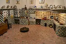 Diferentes tipos de vasar en fábrica de azulejo. Museo de Cerámica de Valencia.