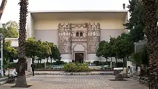 Puerta del palacio de Qasr al-Hayr al-Gharbi en el Museo Nacional de Damasco