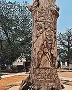 Danzante yaqui tallado en un árbol en Cocorit, Sonora