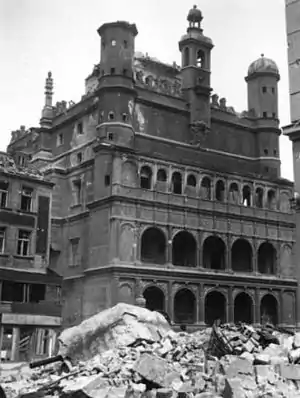 El edificio sufrió fuertes daños tras la Batalla de Poznan