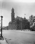 El primer edificio, en 1897