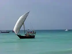 Dhow navegando cerca de Dar es-Salam.