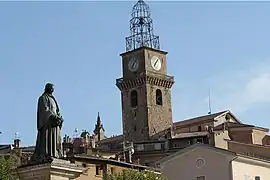 Campanario y campanile