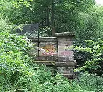 Túnel de tren abandonado en le jardín botánico.