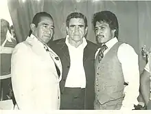 Don Cleto Reyes con el manager Arturo Hernández y el campeón Lupe Pintor