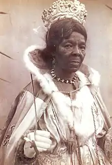 Dona Santa, reina del maracatu Elefante, hacia 1935.