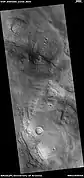 Terreno festoneado, visto por HiRISE bajo el programa HiWish