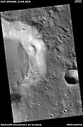 Grietas en el suelo del cráter