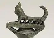 Figura de bronce del periodo tardío de Egipto de Isis-Serket como un escorpión