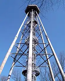 Torre del Eichberg (2005) en la cumbre del Eichberg