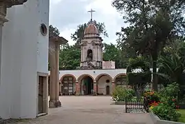 Cementerio en Encarnación de Díaz.