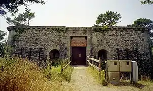 Torre modelo tipo 1811 en la punta de los Españoles