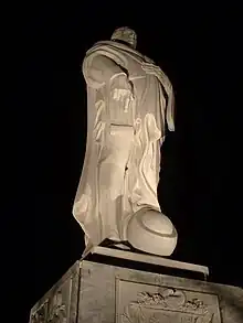 Estatua de Simón Bolívar diseñada por el artista peruano Joaquín Roca Rey.