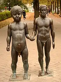 «Padre e hijo», de Ülo Õun.