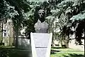 Busto de Estreya Ovadia en el lugar donde se encontraba la sinagoga Kal di Aragon, en Bitola.