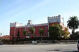 Antiguo palacio, edificio de administración de la fábrica