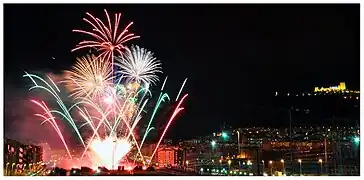 Fuegos artificiales en la noche de reyes