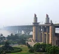 Puente de Nankín, un puente viga, completado en 1968.