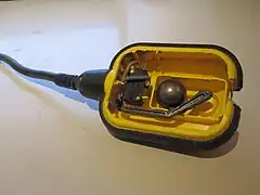 Interruptor flotante sin activar micro-switch
