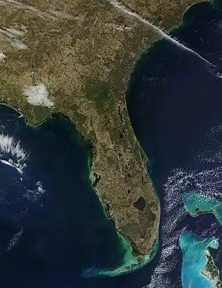 Como la mayor parte de la masa continental de Florida es una península, el estado tiene la tercera mayor área acuática.