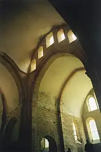 Iglesia abacial de Fontenay. La arquitectura cisterciense da un protagonismo primordial a la luz.