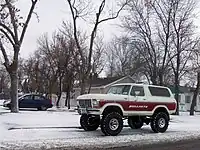 Ford Bronco de tamaño completo levantado