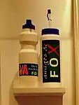 Botellas de la campaña de Fox.