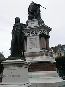 Estatua del general Lecourbe en la Plaza de la República de Belfort