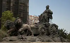 La Fuente de Cibeles en la Ciudad de México donada en 1980 por la comunidad española de México como símbolo de hermandad entre España y México.