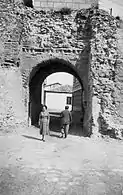 Imagen antigua de la "Puerta de la Villa", que es una de las 2 que aún se conservan.