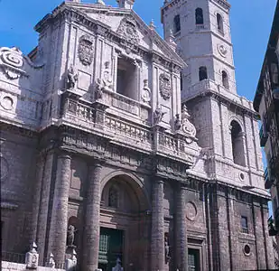 Fachada de la Catedral en la década de 1990