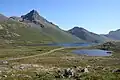 La escarpada parte occidental de Langøya cerca de Nykvåg.