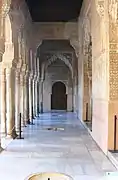 Patio de los Leones en la Alhambra de Granada.