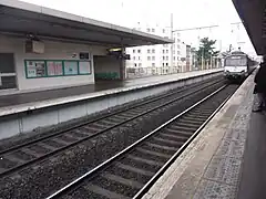 Tren llegando a la estación.