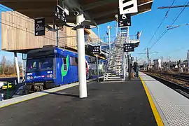 Un tren en la estación.