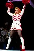 Madonna en The MDNA Tour con indumentaria majorette
