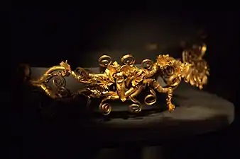 Diadema de oro del siglo IV a. C.