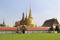 Arte thai: templo de Wat Phra Kaew, Bangkok.