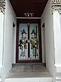 Pintura en las puertas.