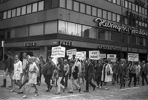 Manifestación en Helsinki contra la entrada de tropas del pacto de Varsovia en Checoslovaquia
