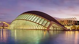 L'Hemisfèric en la Ciudad de las Artes y las Ciencias, Valencia por Santiago Calatrava, 1998
