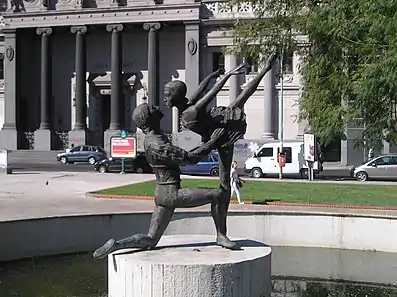 Homenaje al ballet. Ezequiel F. Cerrato y Carlos  De La Cárcova, Fuente de bronce.