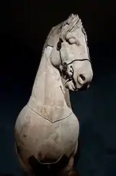 Fragmento de uno de los caballos de la cuadriga que coronaba el Mausoleo de Halicarnaso (ca. 350 a. C.)