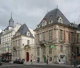 Hôtel de Mayenne (1613-1617).