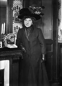 photographie en noir et blanc d'une femme âgée, Hubertine Auclert